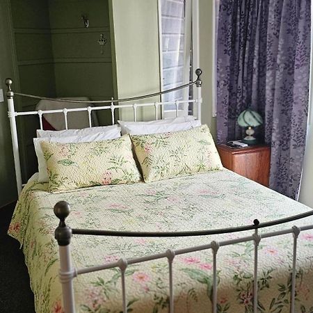 Fred&Donz Bed And Breakfast Taupo Exterior foto